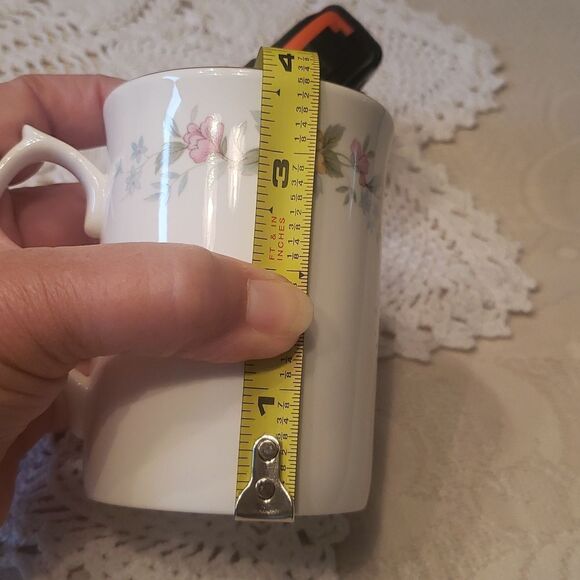 Vintage Bone China Floral Coffee Cup Mug with Gold Trim - Picture 10 of 11